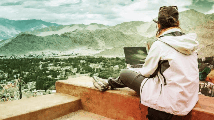 top pet razloga zašto uvesti vize za digitalne nomade